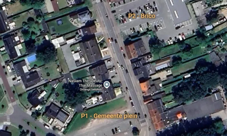 Map with parking tips around NaSiam Therapeutic Thai Massage