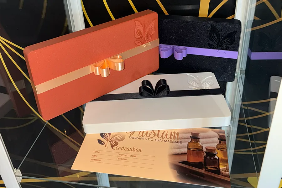 Multiple NaSiam gift boxes in different colors Multiple NaSiam gift boxes in different colors